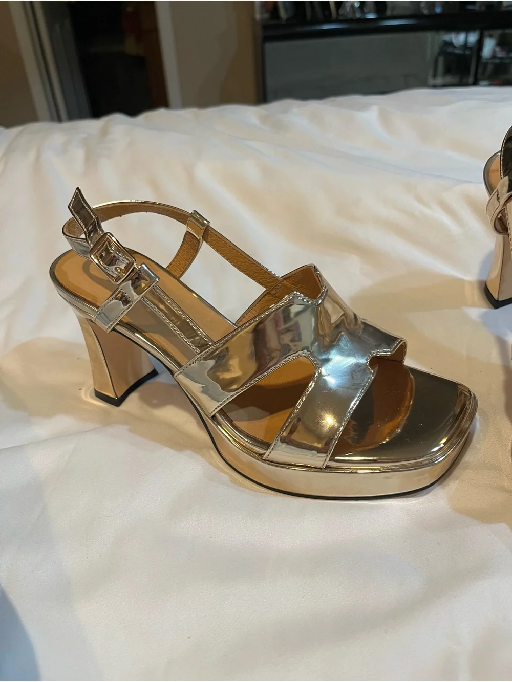 Gold metallic Platform Block Heel Sandals dress strap shoe square toe EUC size 6